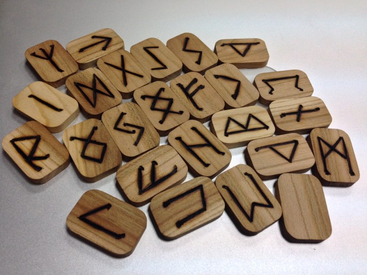 runes-1474991_1280
